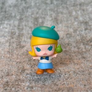 Molly Pop Bean | Going Outing with Me series | POP MART mini figure blind bag
